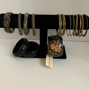 ❌SOLD❌Forever 21 Bangle Bracelets